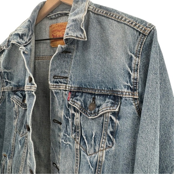 Levi's Trucker Jacket Medium Wash Denim Jean Jacket 100% Cotton | Men's Small - Picture 3 of 6